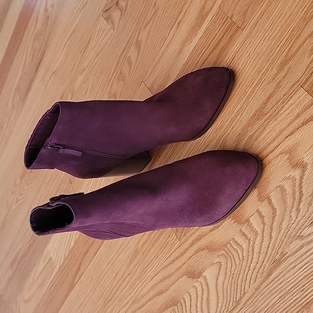 Violet & Red Neil Leather Ankle Boots
